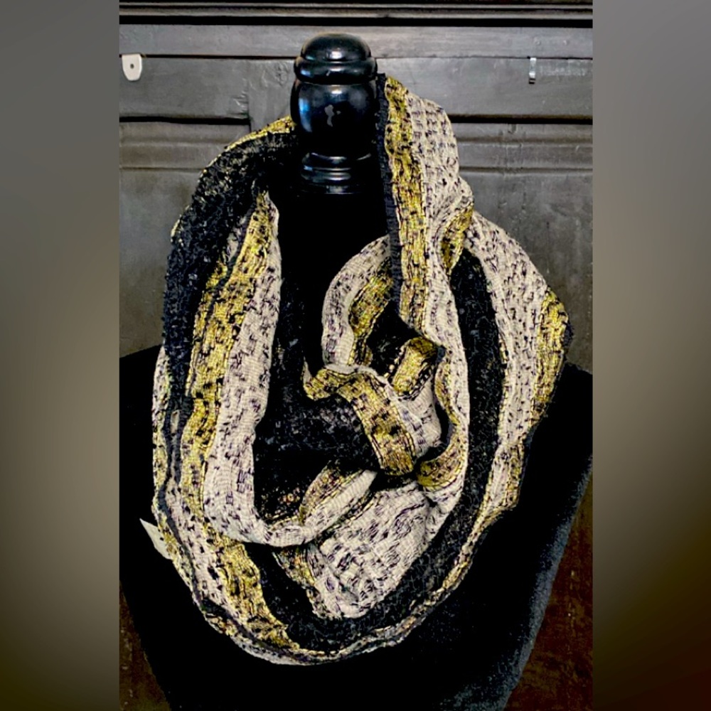 D&Y infinity Scarf. Gold, black & cream circular wrap.